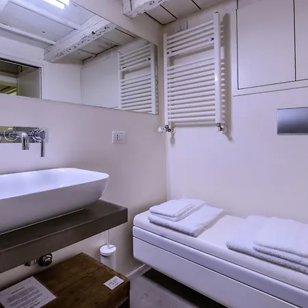Duomo 8 Min Walk - Sauna Privata, Design & Wi-fi * Milano