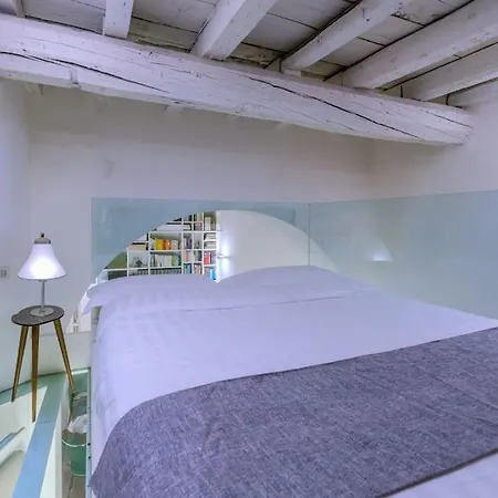 דירה Duomo 8 Min Walk - Sauna Privata, Design & Wi-fi מילאנו