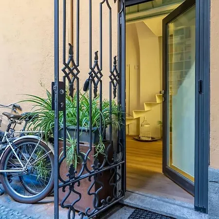 Duomo 8 Min Walk - Sauna Privata, Design & Wi-fi Apartment