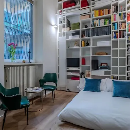 Duomo 8 Min Walk - Sauna Privata, Design & Wi-fi *