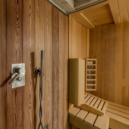 Duomo 8 Min Walk - Sauna Privata, Design & Wi-fi Milan