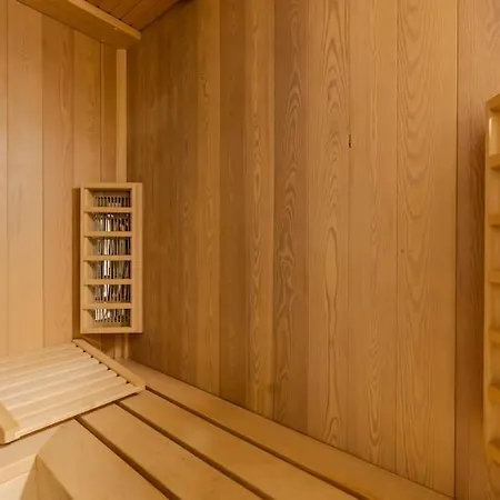 Duomo 8 Min Walk - Sauna Privata, Design & Wi-fi *
